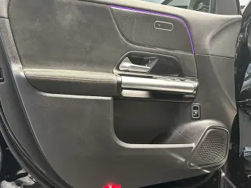 MERCEDES-BENZ GLA 250 e AMGLi HALOGEN NAVI MBUX CHARGING