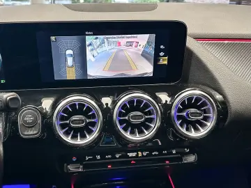 MERCEDES-BENZ GLA 250 e AMGLi HALOGEN NAVI MBUX CHARGING