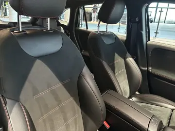 MERCEDES-BENZ GLA 250 e AMGLi HALOGEN NAVI MBUX CHARGING