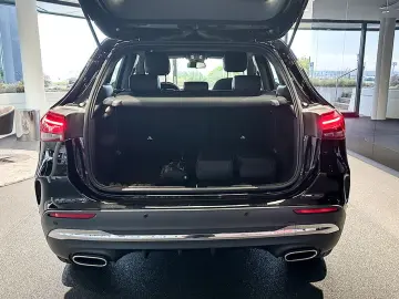 MERCEDES-BENZ GLA 250 e AMGLi HALOGEN NAVI MBUX CHARGING