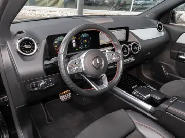 MERCEDES-BENZ GLA 250 e AUT LM SportS. SpurH Teilled.