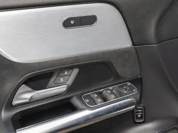 MERCEDES-BENZ GLA 250 e AUT LM SportS. SpurH Teilled.