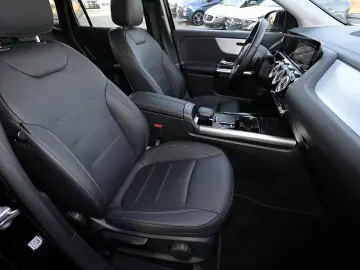 MERCEDES-BENZ GLA 250 e