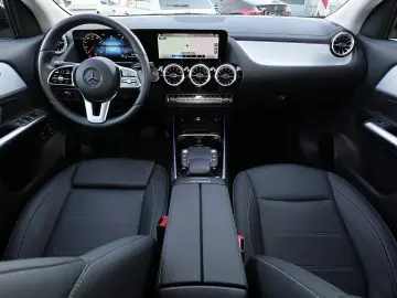 MERCEDES-BENZ GLA 250 e