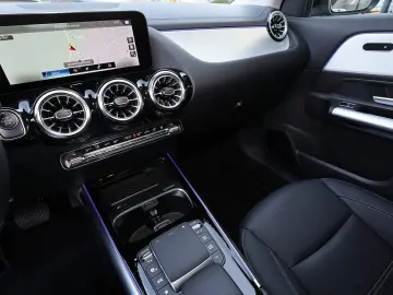 MERCEDES-BENZ GLA 250 e