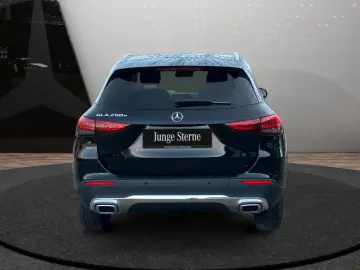 MERCEDES-BENZ GLA 250 e