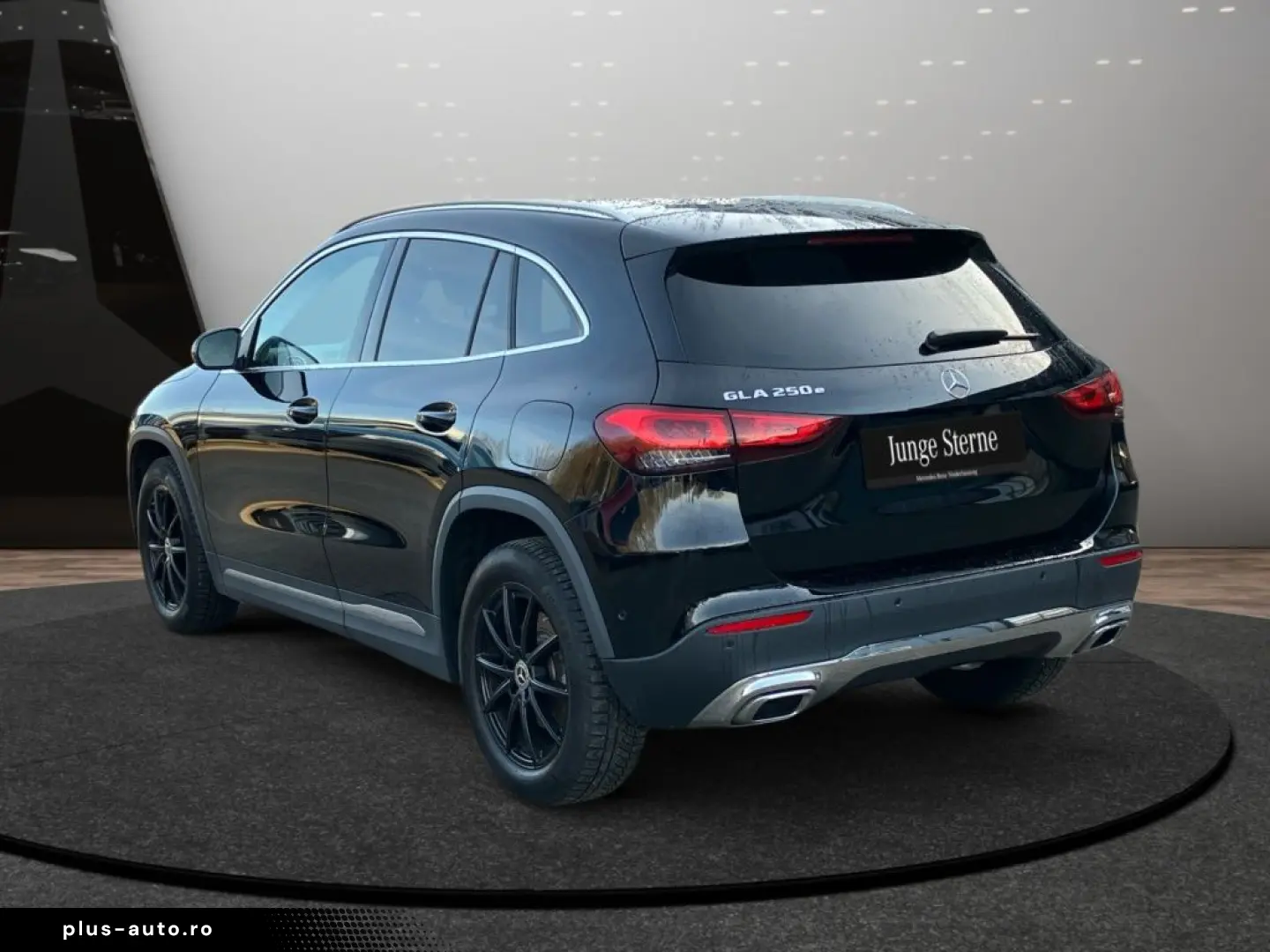 MERCEDES-BENZ GLA 250 e