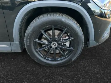 MERCEDES-BENZ GLA 250 e