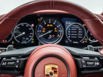 PORSCHE 992 911 Carrera S PDCC Sportabgas HA-Lenkung BOS