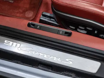 PORSCHE 992 911 Carrera S PDCC Sportabgas HA-Lenkung BOS