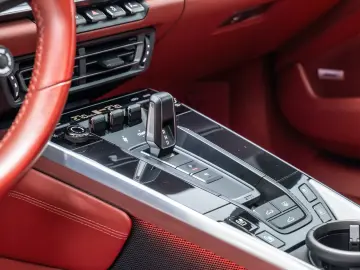 PORSCHE 992 911 Carrera S PDCC Sportabgas HA-Lenkung BOS