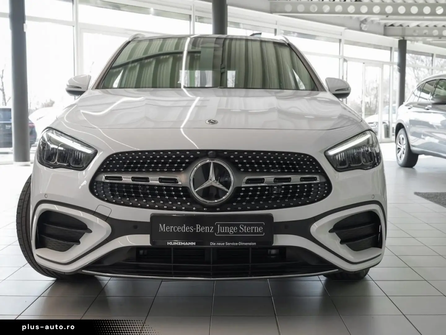 MERCEDES-BENZ GLA 250 4M AMG Standheizung Panorama Kamera