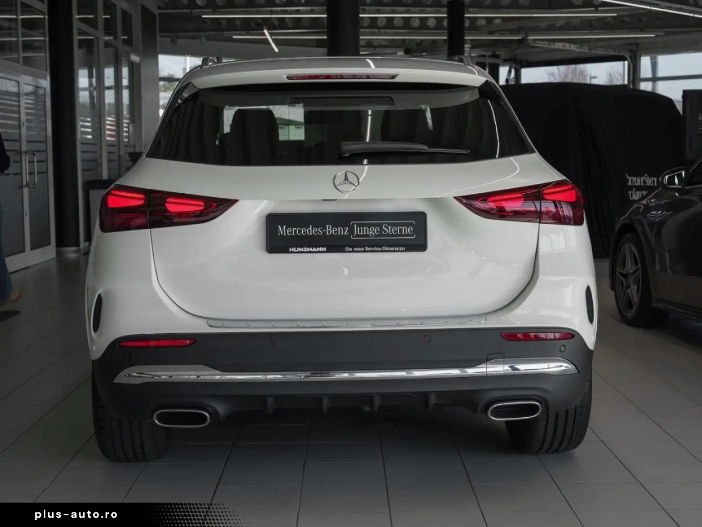 MERCEDES-BENZ GLA 250 4M AMG Standheizung Panorama Kamera