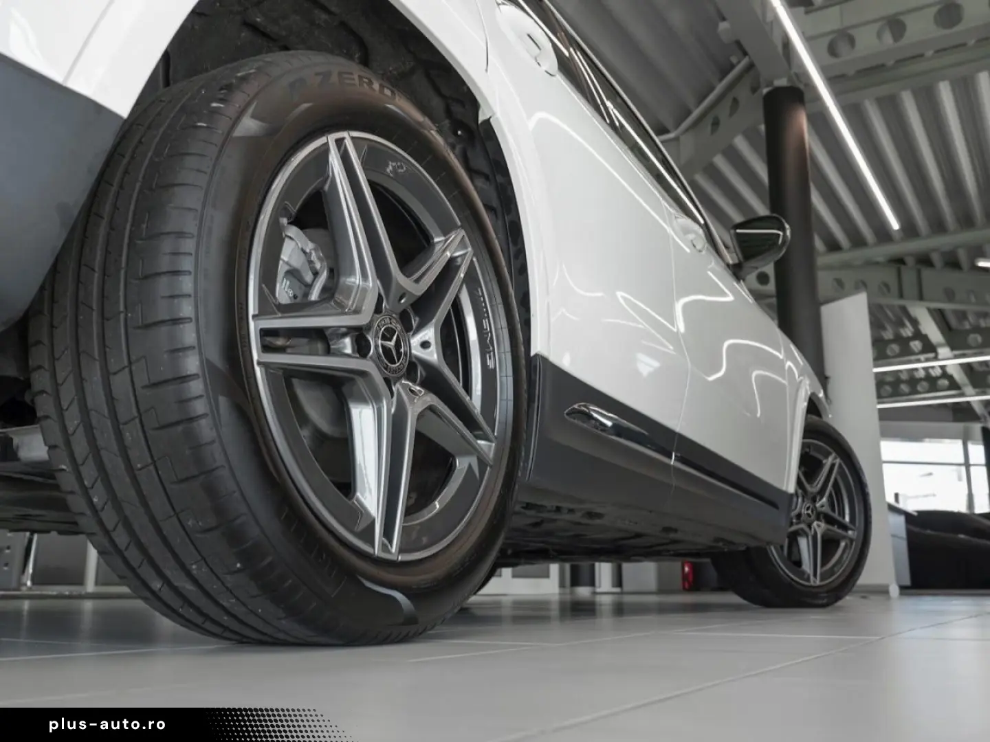 MERCEDES-BENZ GLA 250 4M AMG Standheizung Panorama Kamera