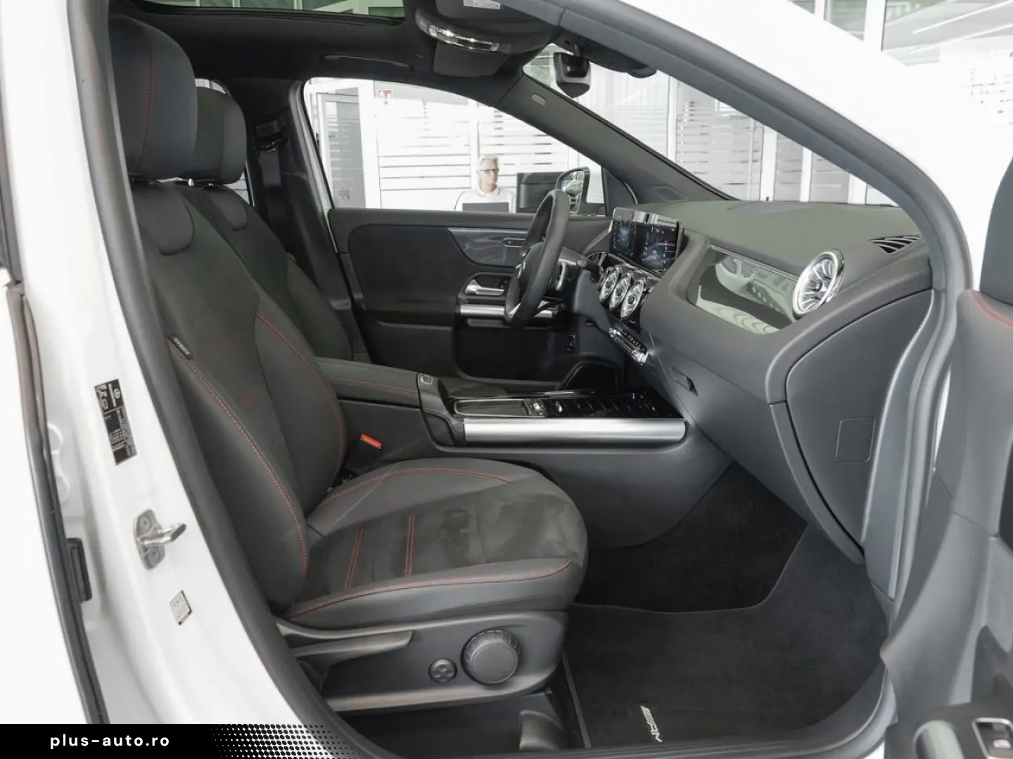 MERCEDES-BENZ GLA 250 4M AMG Standheizung Panorama Kamera
