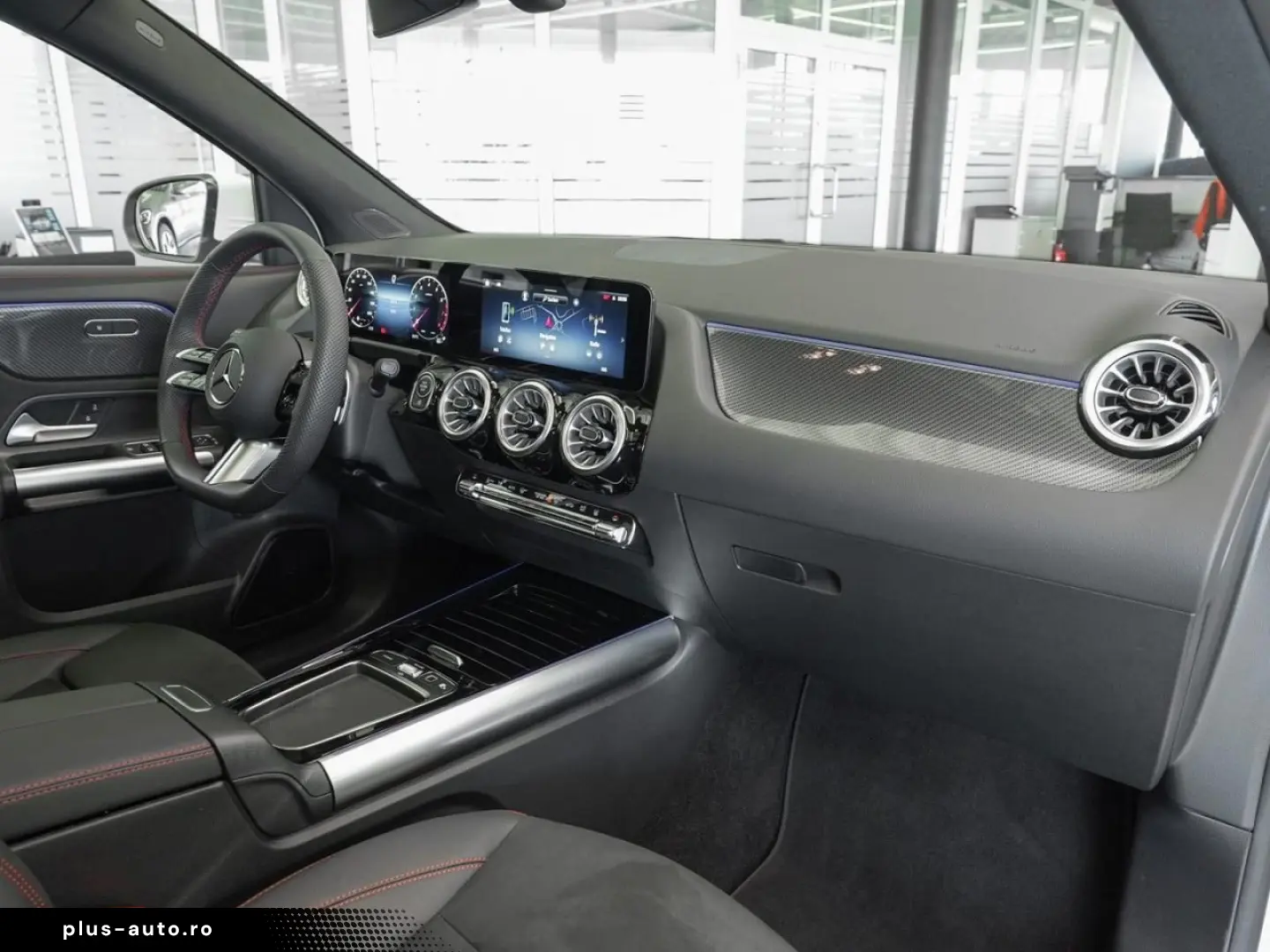 MERCEDES-BENZ GLA 250 4M AMG Standheizung Panorama Kamera