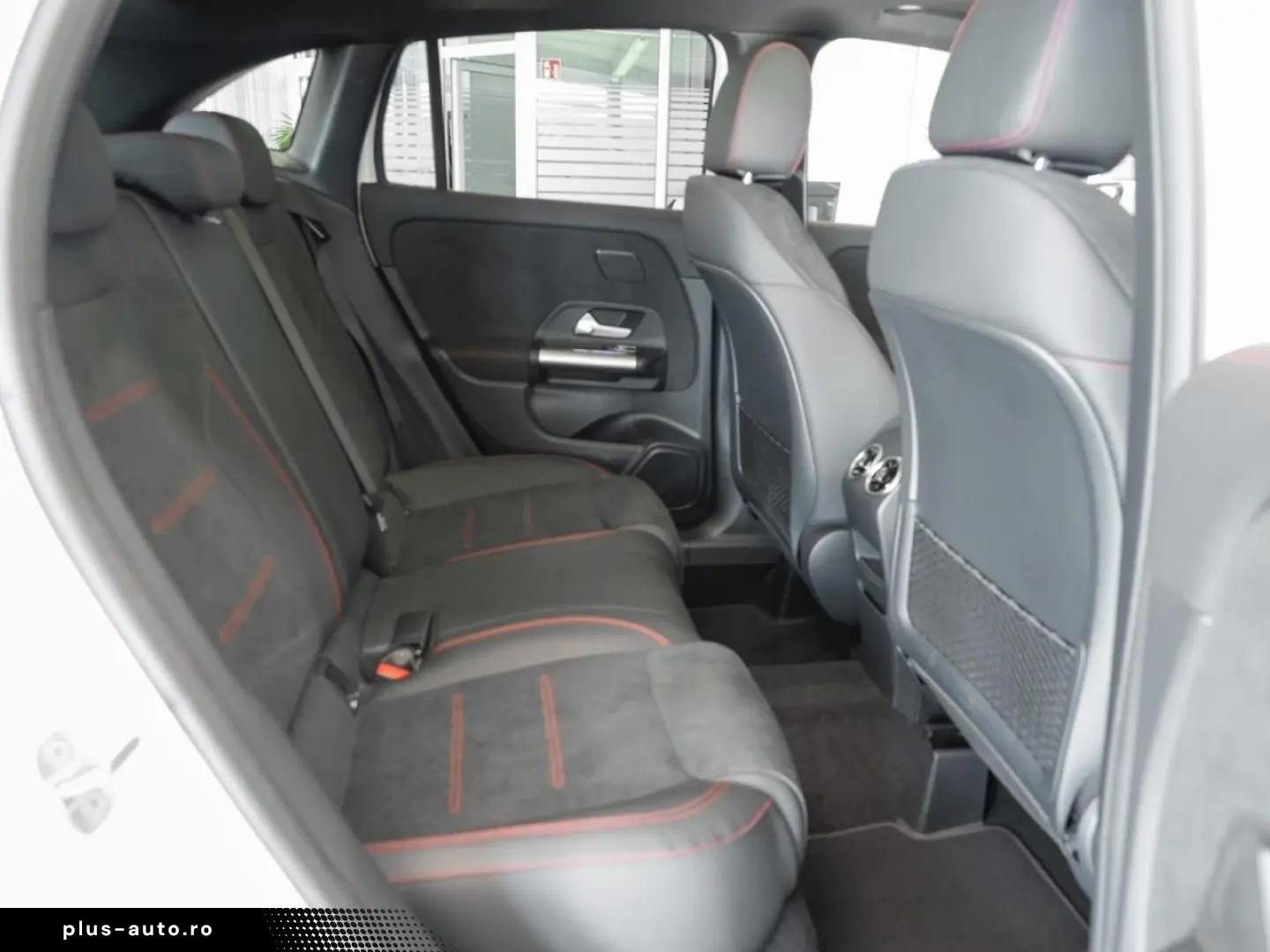 MERCEDES-BENZ GLA 250 4M AMG Standheizung Panorama Kamera