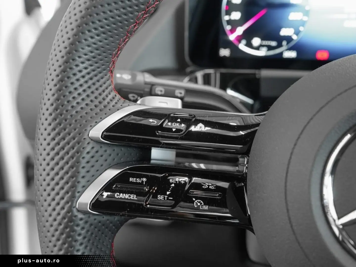 MERCEDES-BENZ GLA 250 4M AMG Standheizung Panorama Kamera