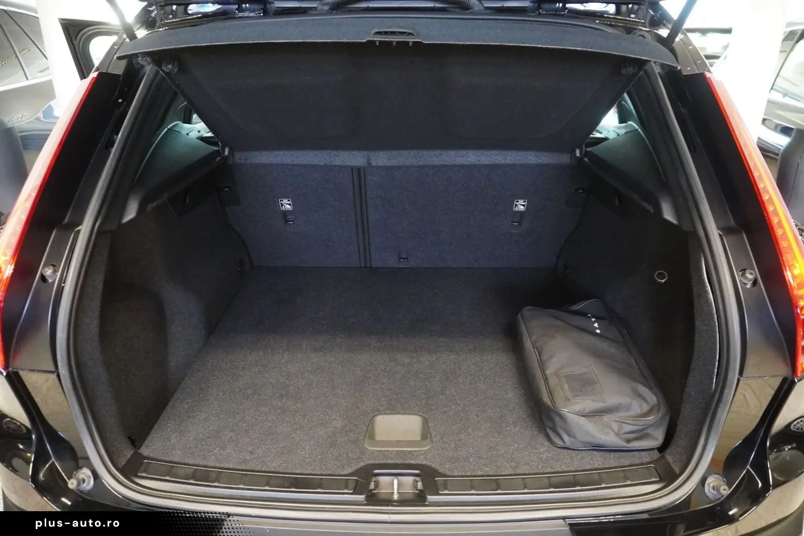 VOLVO XC40 T4 Recharge PHEV  LED Navi