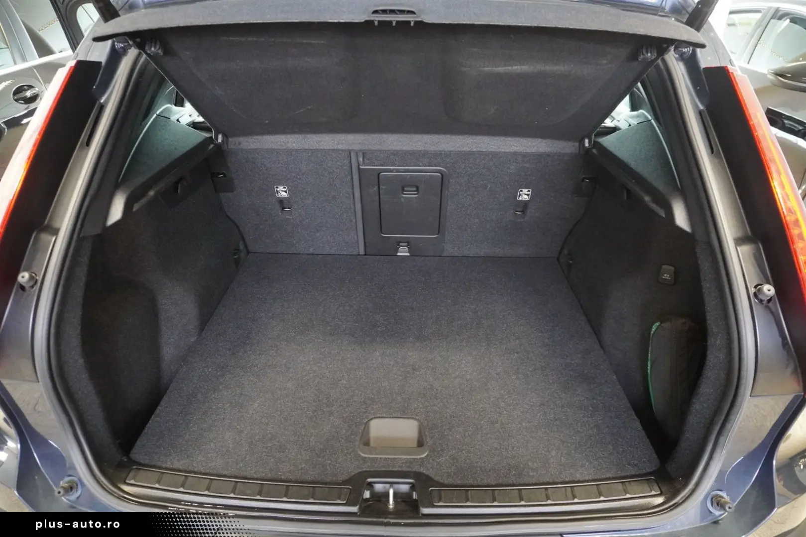 VOLVO XC40 T4 Recharge PHEV  LED Navi