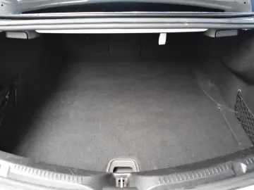 MERCEDES-BENZ E 220 d COUPE