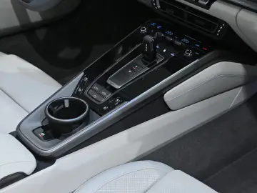 Porsche 992 911 Carrera 4 Cabrio PDK Modell 992