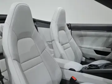 Porsche 992 911 Carrera 4 Cabrio PDK Modell 992