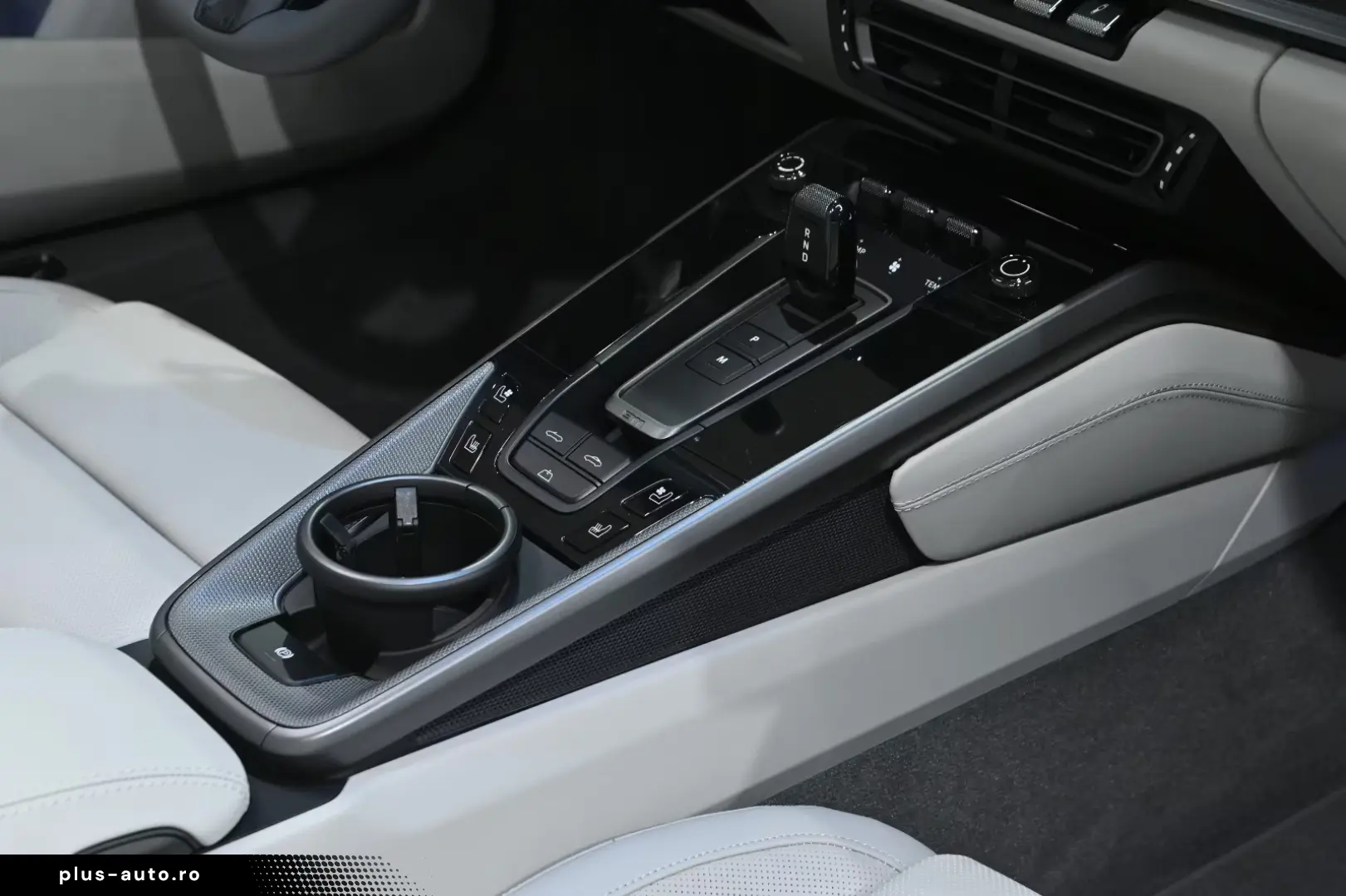 Porsche 992 911 Carrera 4 Cabrio PDK Modell 992