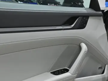 Porsche 992 911 Carrera 4 Cabrio PDK Modell 992