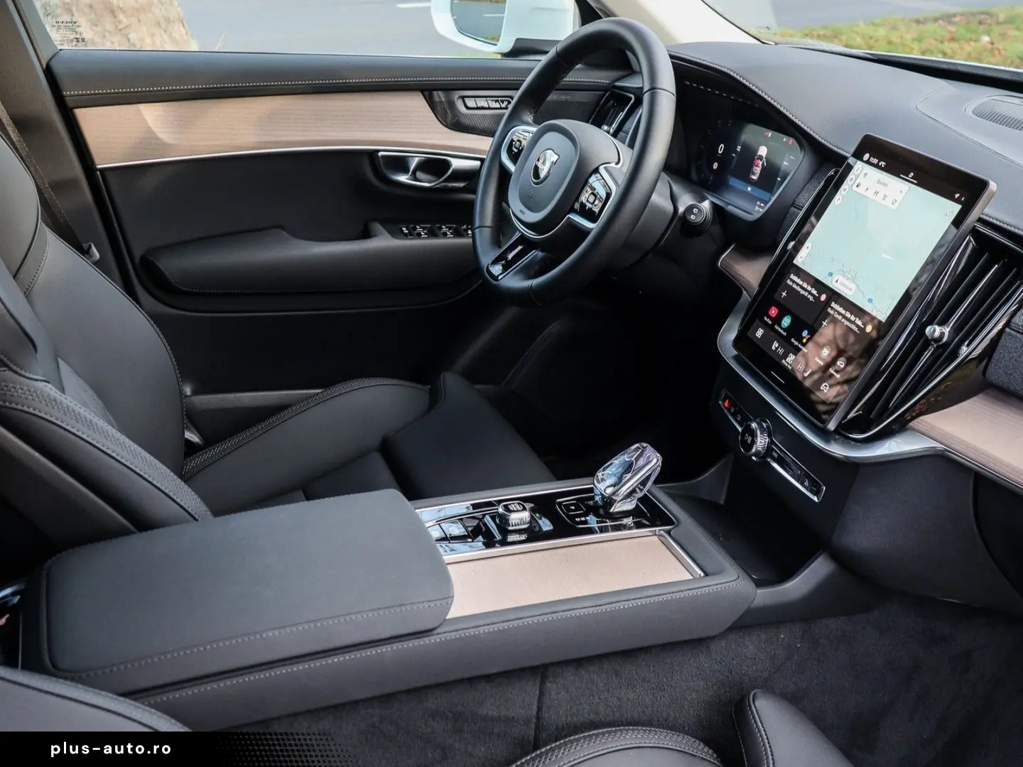 VOLVO XC90 T8 Recharge AWD Plus Bright Reskin NP 97.32