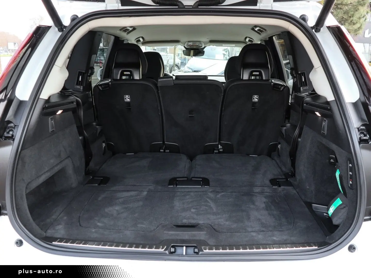 VOLVO XC90 T8 Recharge AWD Plus Bright Reskin NP 97.32