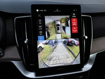 VOLVO XC90 T8 Recharge AWD Plus Bright Reskin NP 97.32