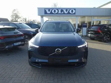 VOLVO XC90 Plus Dark T8 AWD Plug-in hybrid B&W HUD AHK