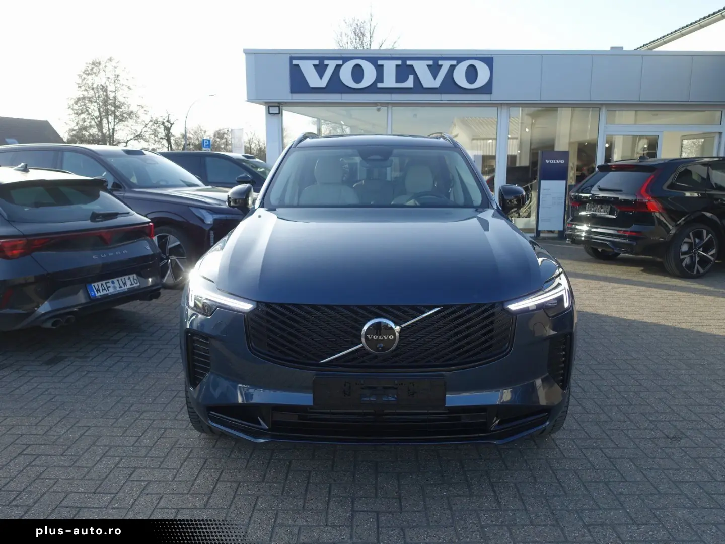 VOLVO XC90 Plus Dark T8 AWD Plug-in hybrid B&W HUD AHK