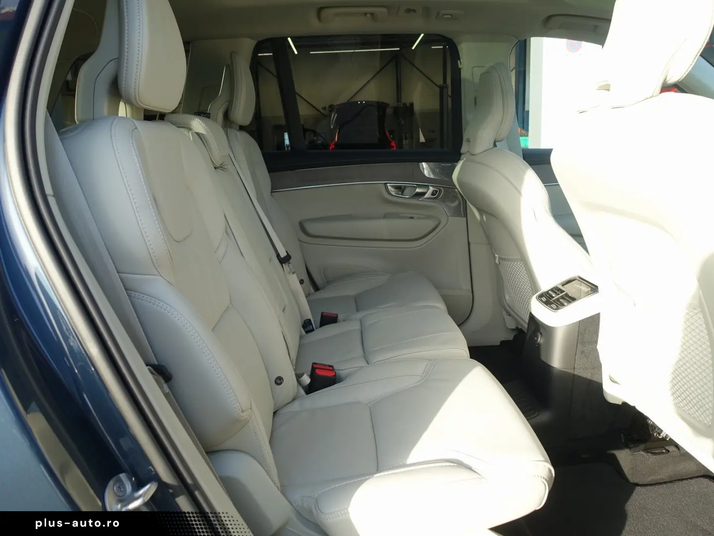 VOLVO XC90 Plus Dark T8 AWD Plug-in hybrid B&W HUD AHK