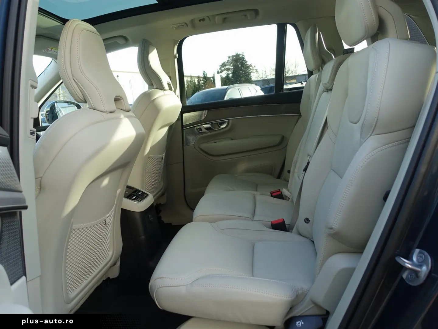 VOLVO XC90 Plus Dark T8 AWD Plug-in hybrid B&W HUD AHK