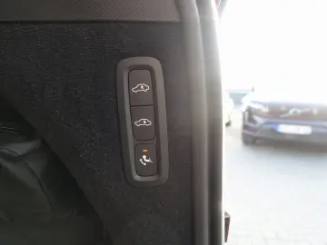 VOLVO XC90 Plus Dark T8 AWD Plug-in hybrid B&W HUD AHK