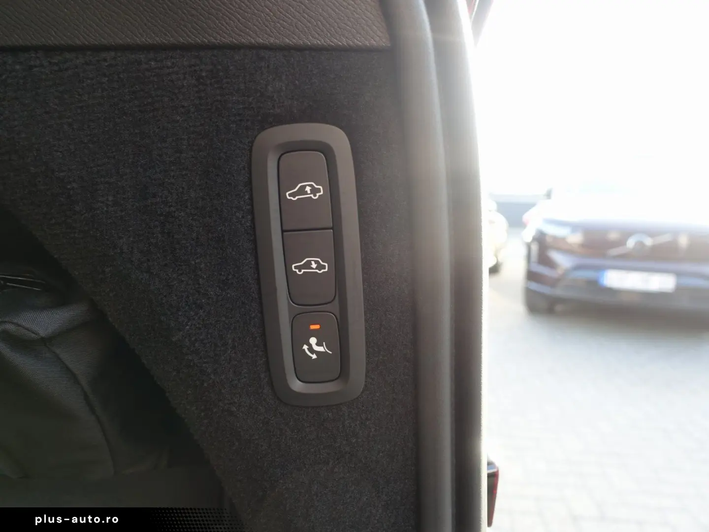 VOLVO XC90 Plus Dark T8 AWD Plug-in hybrid B&W HUD AHK