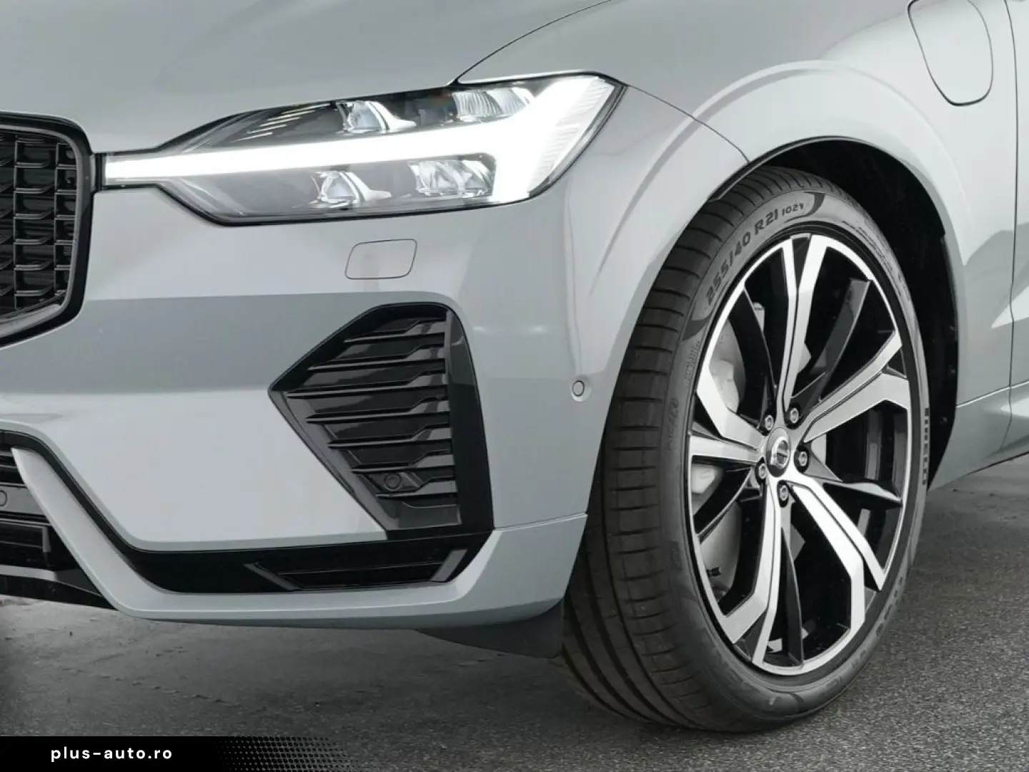 VOLVO XC60 T8 AWD Ultra Dark AHK B&W HUD PGS 360  Luft