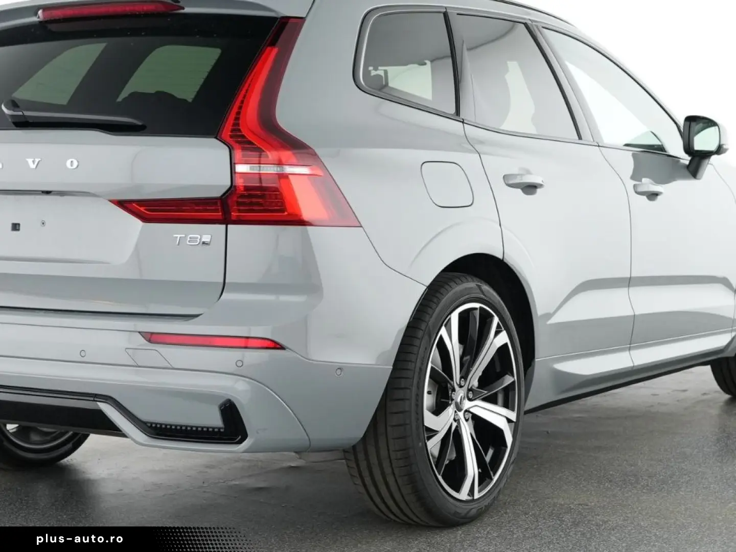 VOLVO XC60 T8 AWD Ultra Dark AHK B&W HUD PGS 360  Luft