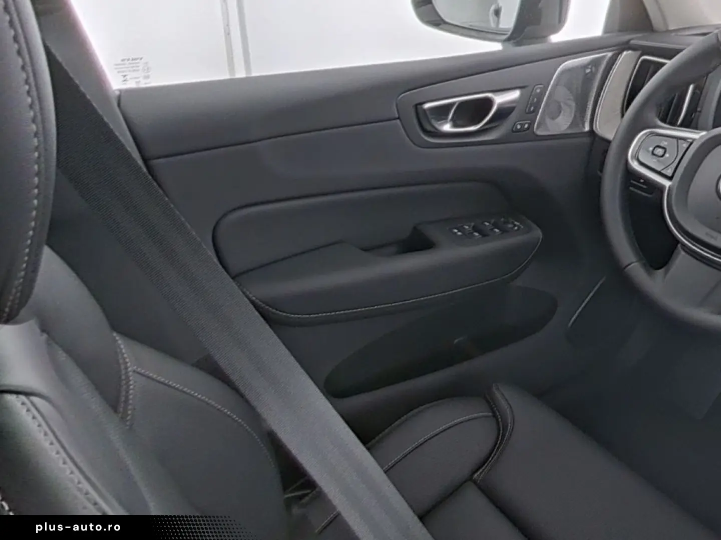 VOLVO XC60 T8 AWD Ultra Dark AHK B&W HUD PGS 360  Luft