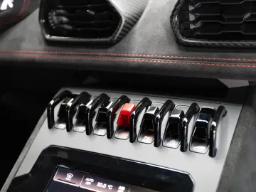 LAMBORGHINI Huracán Sterrato