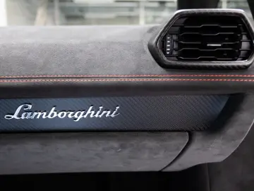 LAMBORGHINI Huracán Sterrato