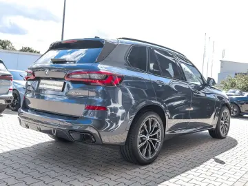 BMW X5 xDrive45e M Sport PANO AHK RFK NAVI Standh.