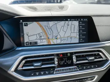 BMW X5 xDrive45e M Sport PANO AHK RFK NAVI Standh.