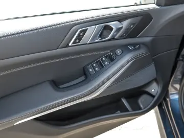 BMW X5 xDrive45e M Sport PANO AHK RFK NAVI Standh.
