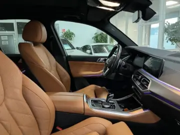 BMW X5 xDrive 30d A M-Sport AHK Pano Alarm HUD H K