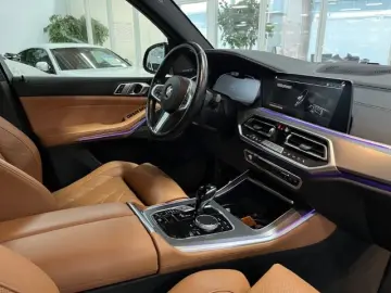 BMW X5 xDrive 30d A M-Sport AHK Pano Alarm HUD H K