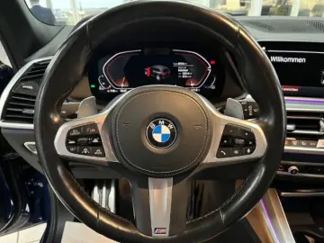 BMW X5 xDrive 30d A M-Sport AHK Pano Alarm HUD H K