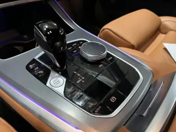 BMW X5 xDrive 30d A M-Sport AHK Pano Alarm HUD H K